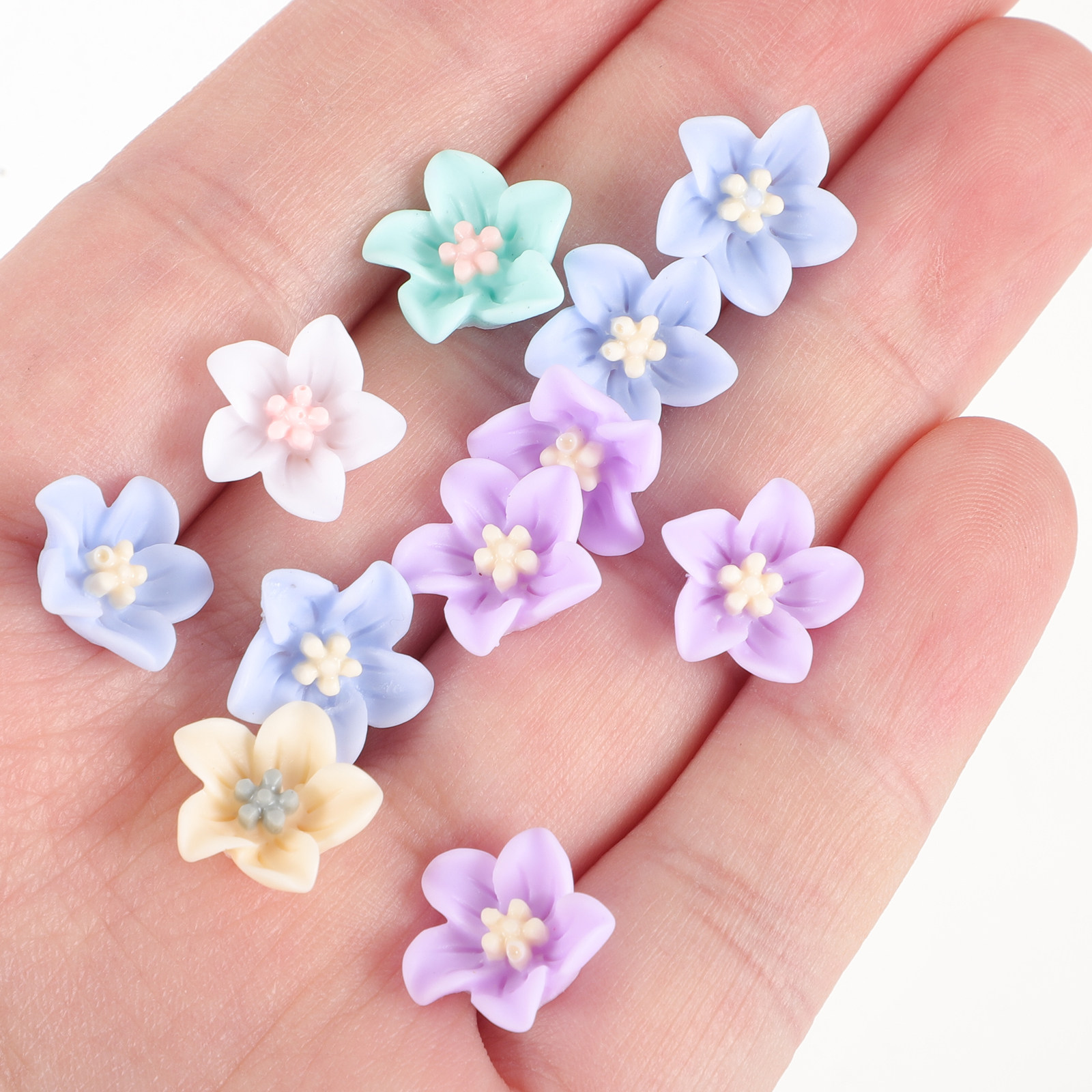 Embellish Craft - ชุดเครื่องประดับเรซิ่นรูปดอกไม้ 200 ชิ้น ดีไซน์ไม่ซ้ำใคร สำหรับตกแต่งเคสมือถือ เครื่องประดับ