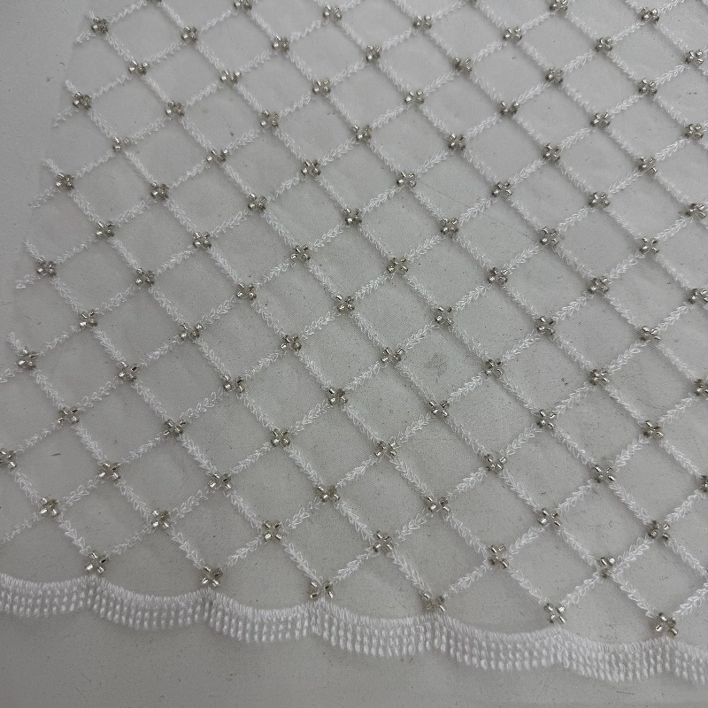 ผ้าตาข่ายปักลายลูกปัดแบบริปสต็ - Crystal Mesh Fabric บทวิจารณ์และราคา